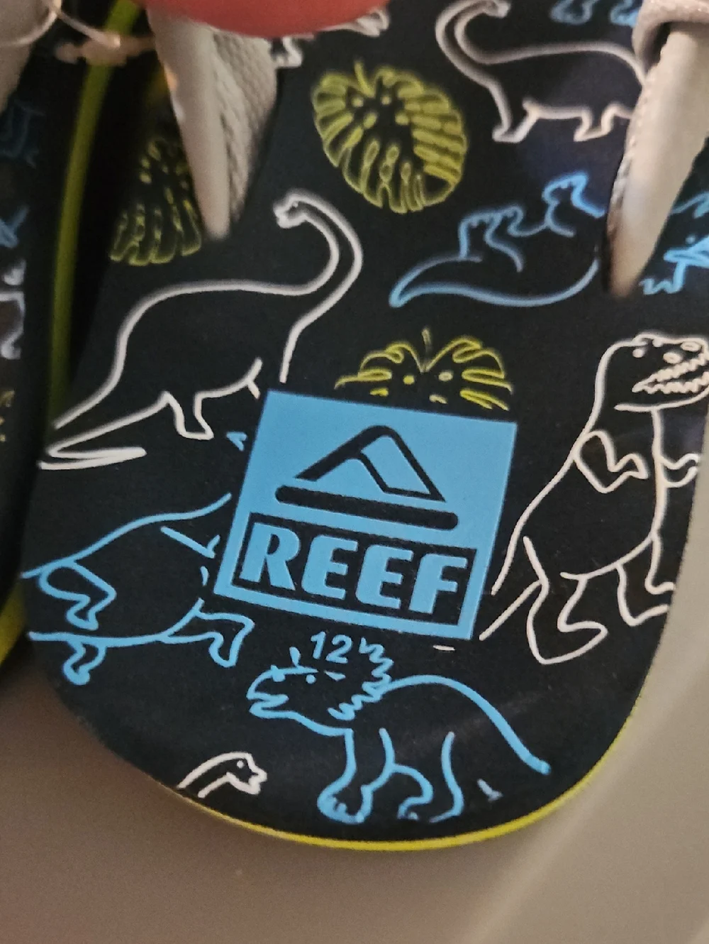 Reef Toddler Ahi Dino Flip Flop: NEW WITH TAGS: SIZE 12